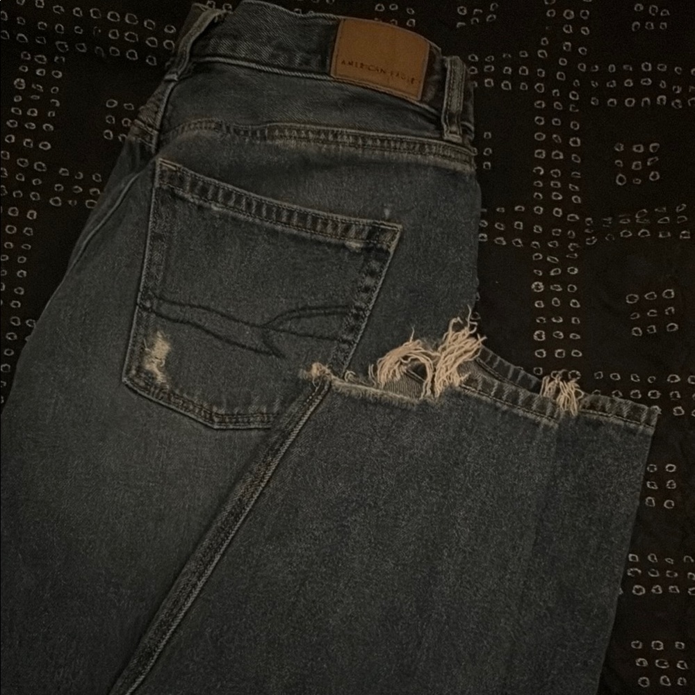 American Eagle Relaxed Mom Jeans